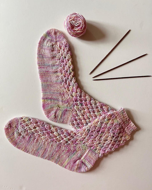 Euphoria Socks Dansk Popknit strikkeopskrift